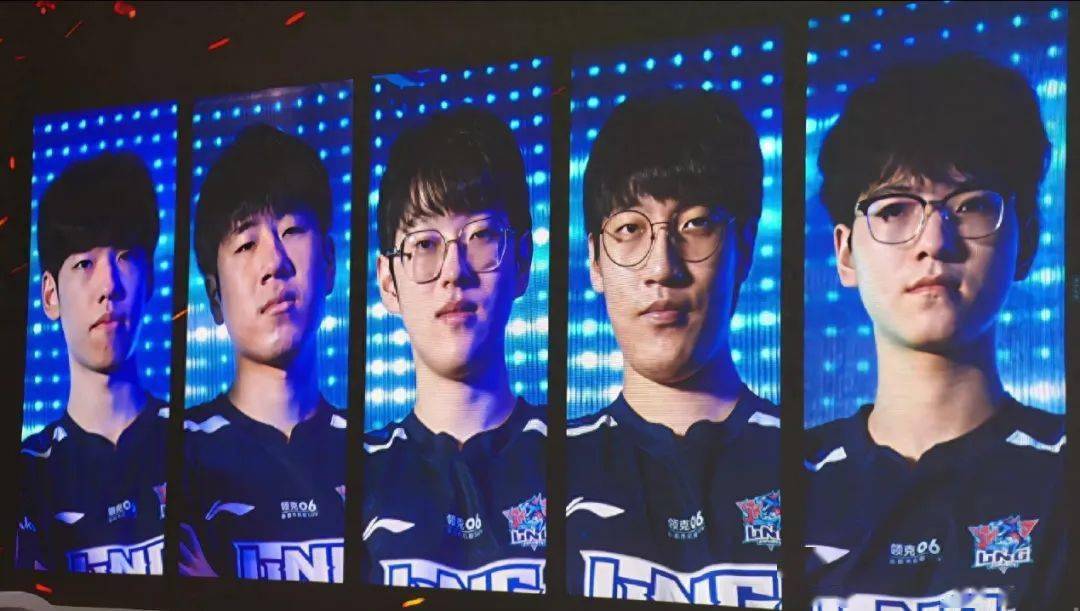 四项数据上 四项数据上